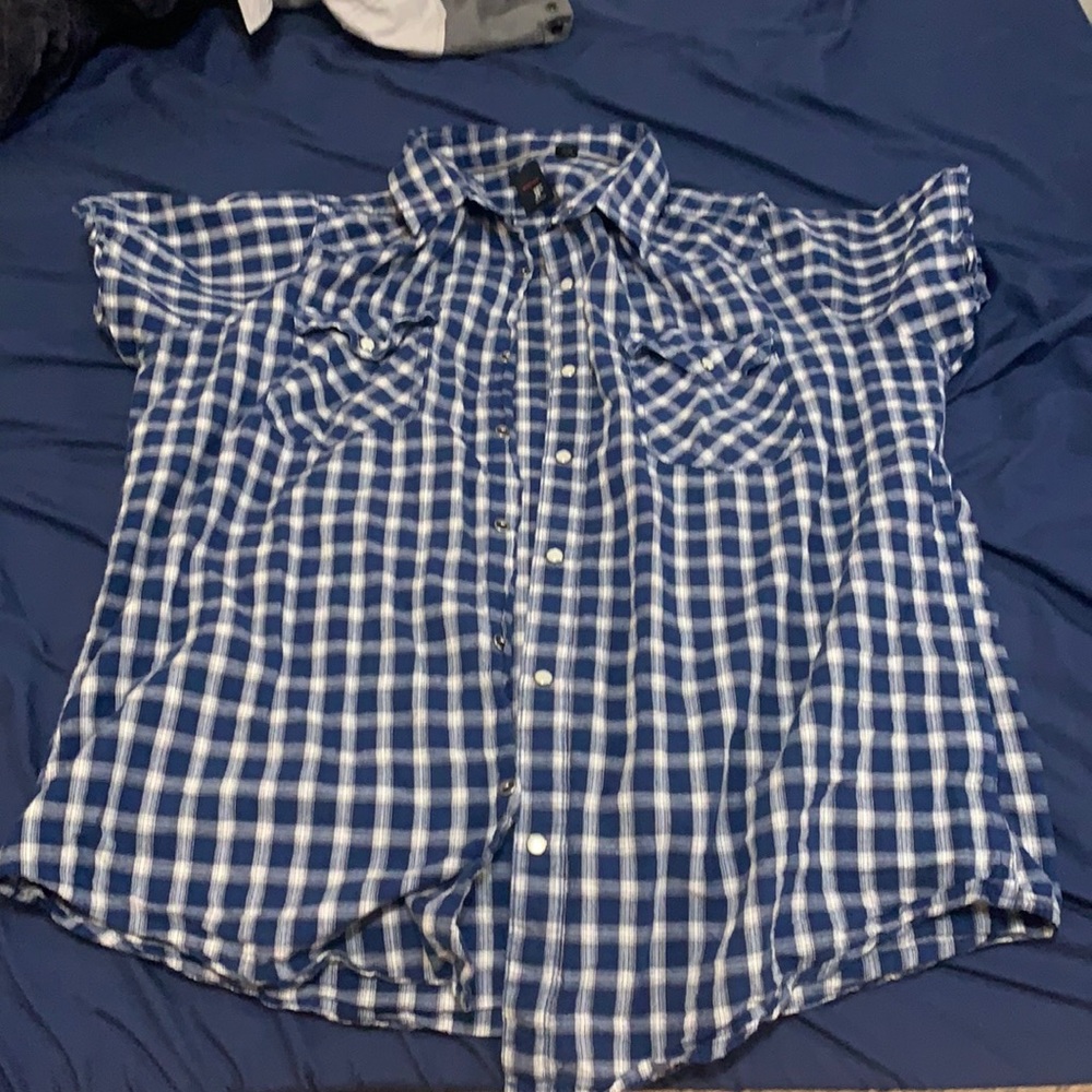 Button up short sleeve shirt